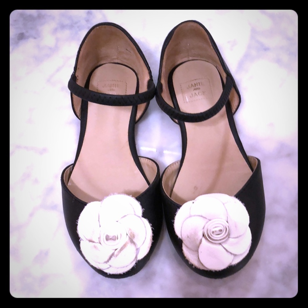 Navy Mary Jane with white flower size 3 toddler